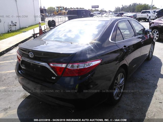 4T1BF1FK8FU057159 - 2015 TOYOTA CAMRY LE/XLE/SE/XSE BLACK photo 4