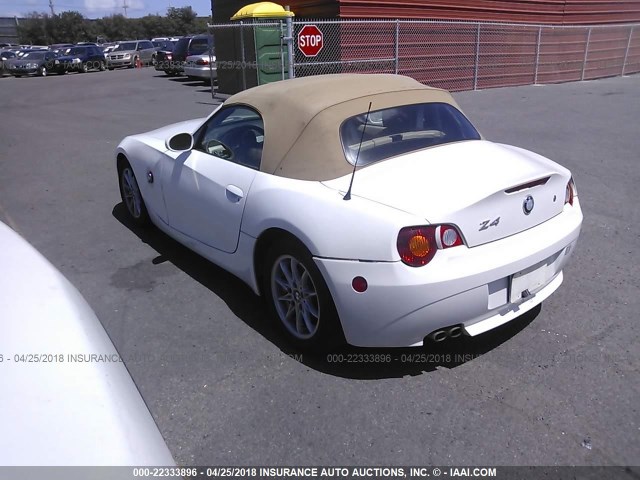 4USBT33514LS49141 - 2004 BMW Z4 2.5 WHITE photo 3