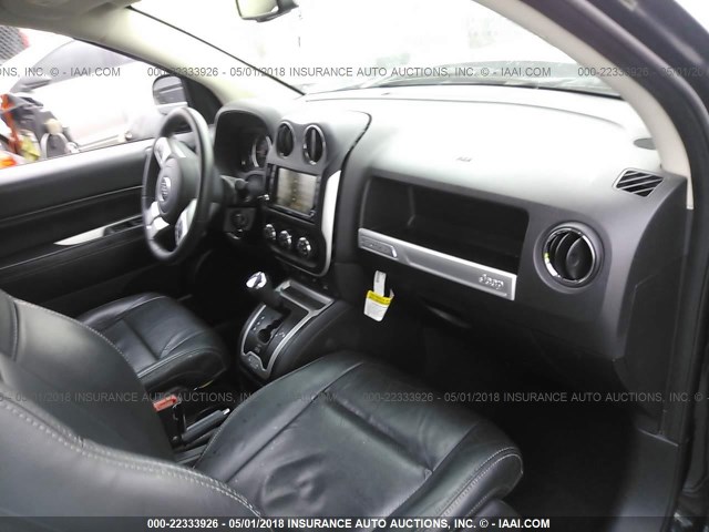 1C4NJCCB0FD297435 - 2015 JEEP COMPASS LIMITED BLACK photo 5