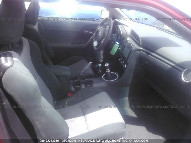 JTKJF5C70GJ013868 - 2016 TOYOTA SCION TC 红色 照片 5