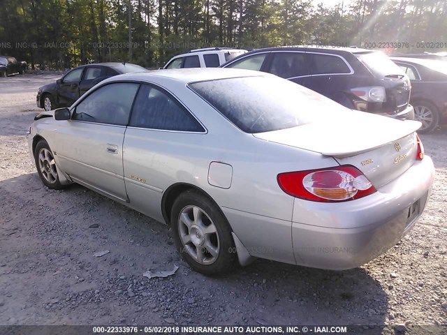 2T1CF28PX2C567320 - 2002 TOYOTA CAMRY SOLARA SE/SLE ვერცხლისფერი ფოტო 3
