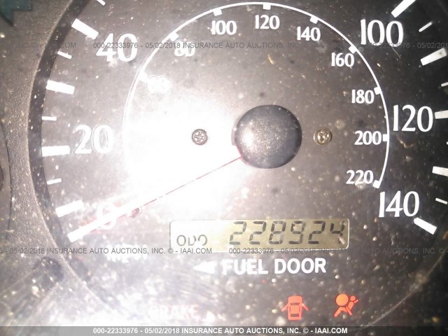 2T1CF28PX2C567320 - 2002 TOYOTA CAMRY SOLARA SE/SLE ვერცხლისფერი ფოტო 7