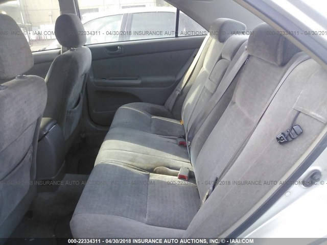 JTDBE32K340277757 - 2004 TOYOTA CAMRY LE/XLE SILVER photo 8