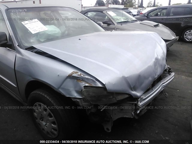 1HGCF86691A085679 - 2001 HONDA ACCORD VALUE SILVER photo 6