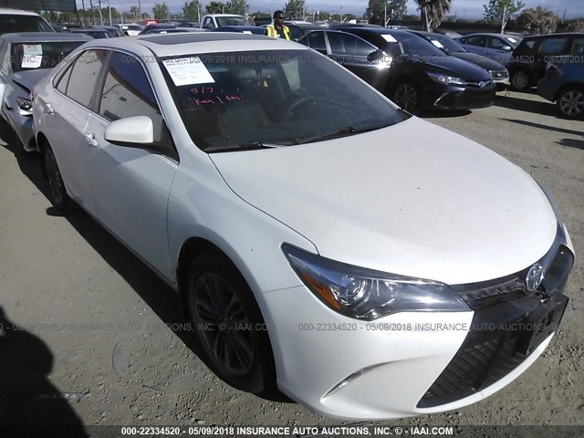 4T1BF1FK8GU255760 - 2016 TOYOTA CAMRY LE/XLE/SE/XSE WHITE photo 1