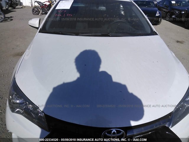 4T1BF1FK8GU255760 - 2016 TOYOTA CAMRY LE/XLE/SE/XSE WHITE photo 10