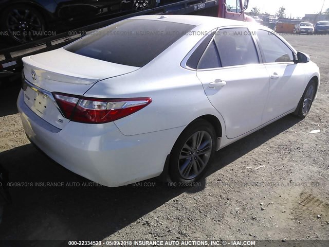 4T1BF1FK8GU255760 - 2016 TOYOTA CAMRY LE/XLE/SE/XSE WHITE photo 4