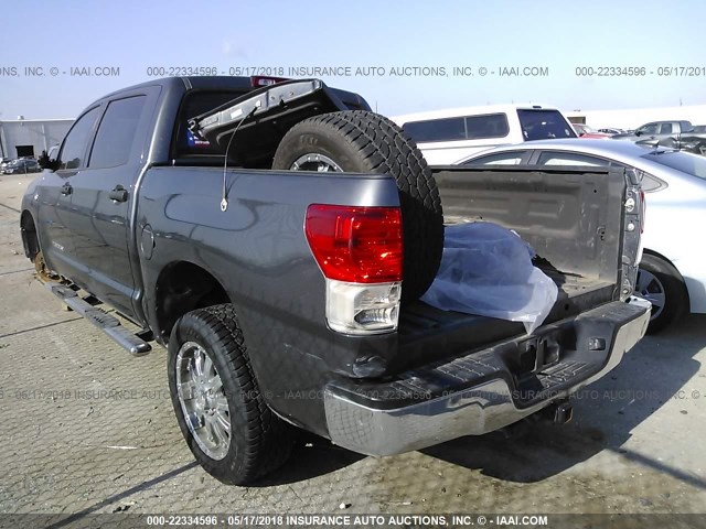 5TFEM5F14BX035030 - 2011 TOYOTA TUNDRA CREWMAX SR5 GRAY photo 3