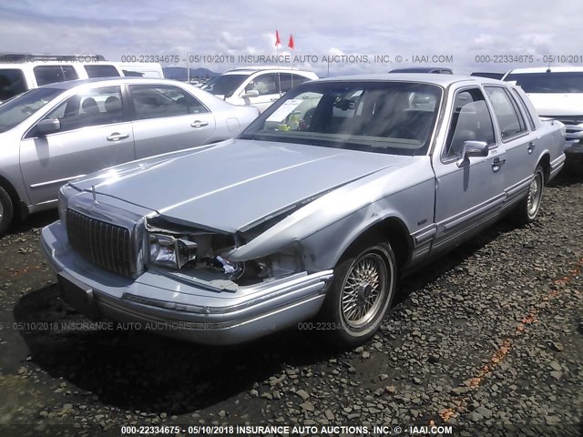 1LNLM82W0PY601823 - 1993 LINCOLN TOWN CAR SIGNATURE/JACK NICKLAUS Light Blue photo 2