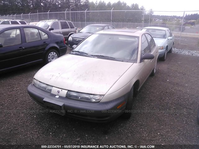 1G8ZH5282WZ132322 - 1998 SATURN SL1 GOLD photo 2