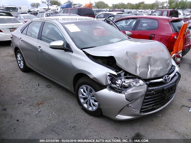 4T4BF1FK2GR584749 - 2016 TOYOTA CAMRY LE/XLE/SE/XSE 香槟色 照片 1