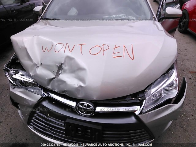4T4BF1FK2GR584749 - 2016 TOYOTA CAMRY LE/XLE/SE/XSE 香槟色 照片 10