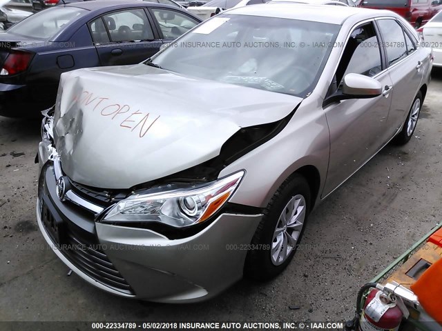 4T4BF1FK2GR584749 - 2016 TOYOTA CAMRY LE/XLE/SE/XSE 香槟色 照片 2