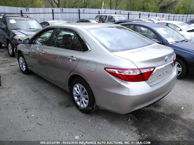 4T4BF1FK2GR584749 - 2016 TOYOTA CAMRY LE/XLE/SE/XSE 香槟色 照片 3
