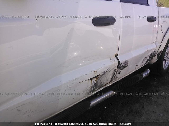 1D7HE38K48S576935 - 2008 DODGE DAKOTA SXT WHITE photo 6