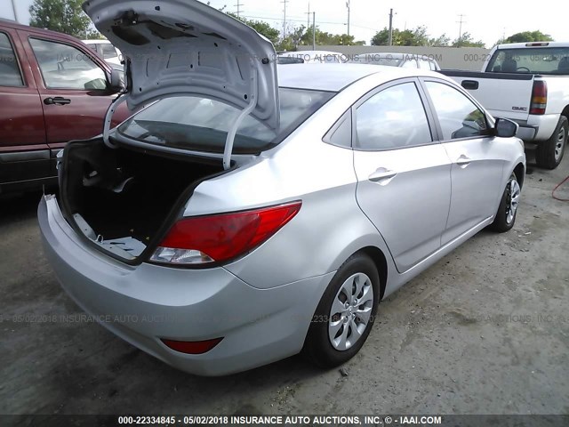 KMHCT4AE0GU966434 - 2016 HYUNDAI ACCENT SE SILVER photo 4