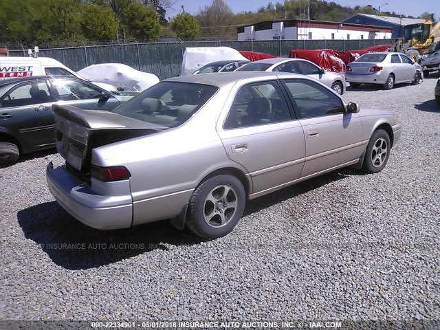 4T1BG22K2VU794249 - 1997 TOYOTA CAMRY CE/LE/XLE GOLD photo 4