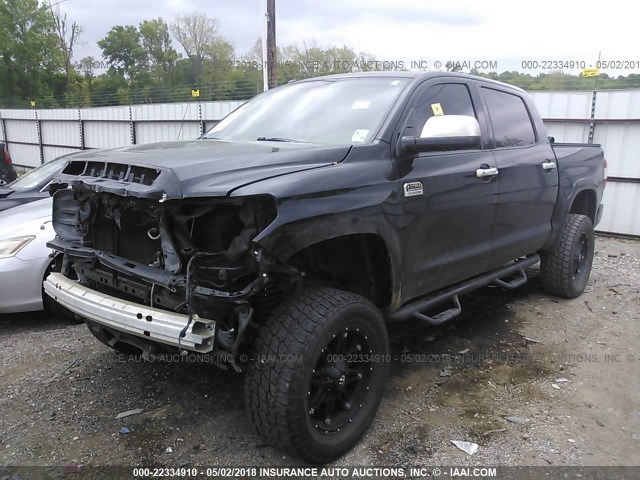 5TFAW5F14FX460701 - 2015 TOYOTA TUNDRA CREWMAX 1794/PLATINUM 黑色 照片 2
