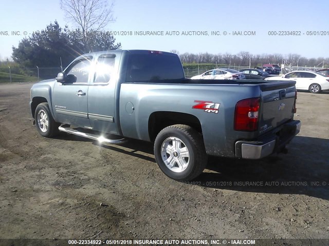 1GCRKSE35BZ157103 - 2011 CHEVROLET SILVERADO K1500 LT BLUE photo 3