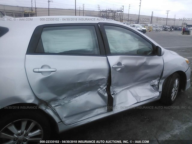 2T1KU4EE2AC344025 - 2010 TOYOTA COROLLA MATRIX  SILVER photo 6