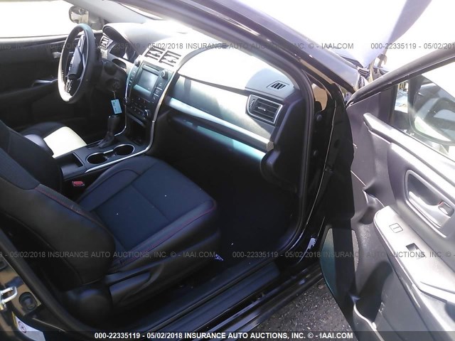 4T1BF1FK0HU448437 - 2017 TOYOTA CAMRY LE/XLE/SE/XSE 黑色 照片 5