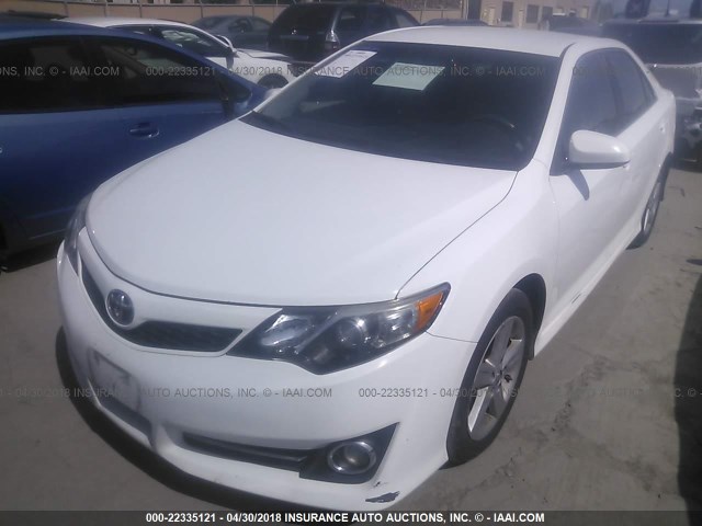 4T1BF1FKXDU265248 - 2013 TOYOTA CAMRY L/SE/LE/XLE 白色 照片 2