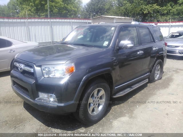 JTEZU5JR8D5059680 - 2013 TOYOTA 4RUNNER SR5/LIMITED GRAY photo 2