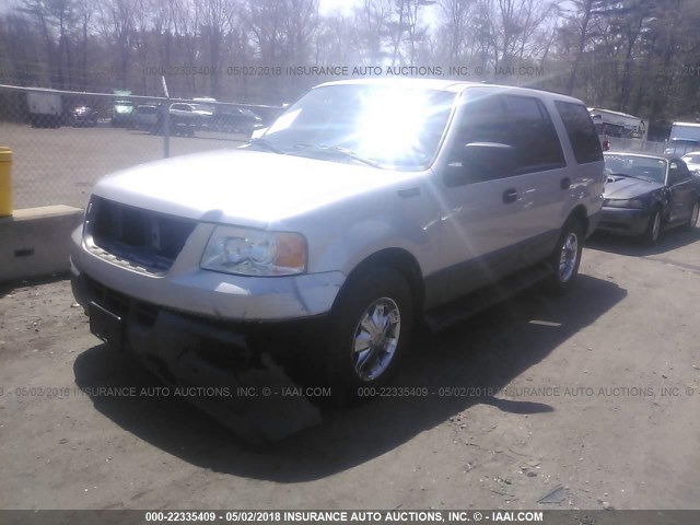 1FMPU14W04LB06102 - 2004 FORD EXPEDITION XLS SILVER photo 2