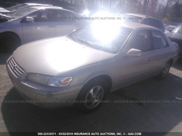 4T1BG22K2XU587623 - 1999 TOYOTA CAMRY CE/LE/XLE 金色 照片 2