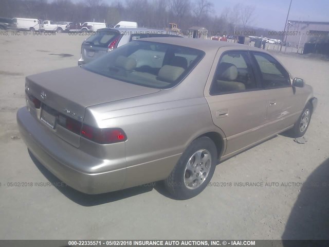 4T1BG22K2XU587623 - 1999 TOYOTA CAMRY CE/LE/XLE 金色 照片 4