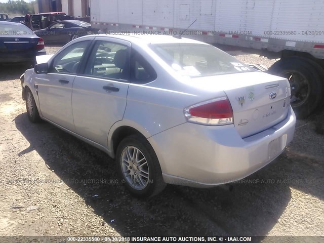 1FAHP35NX8W127003 - 2008 FORD FOCUS SE/SEL/SES SILVER photo 3