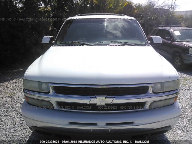 1GNEC13Z52R188582 - 2002 CHEVROLET TAHOE C1500 WHITE photo 6