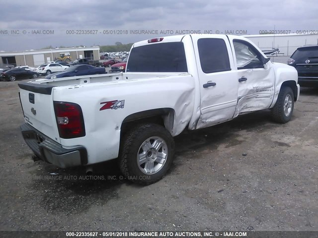 3GCPKSE38BG322357 - 2011 CHEVROLET SILVERADO K1500 LT WHITE photo 4