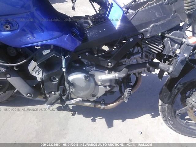 JS1VP54A252102729 - 2005 SUZUKI DL650 K BLUE photo 8