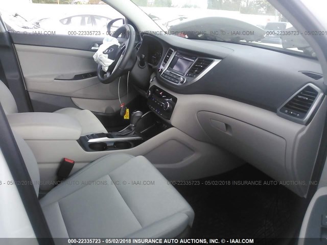 KM8J33A27HU439886 - 2017 HYUNDAI TUCSON LIMITED/SPORT AND ECO/SE WHITE photo 5