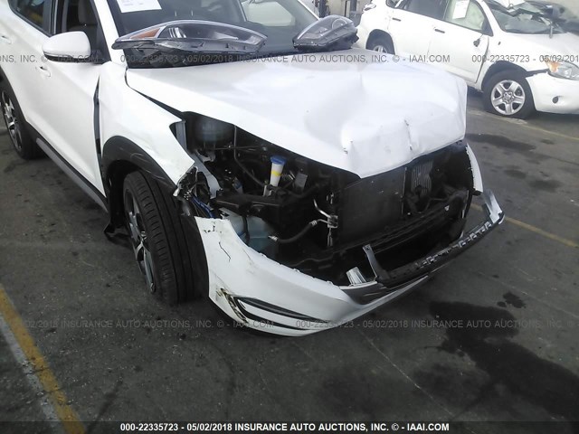 KM8J33A27HU439886 - 2017 HYUNDAI TUCSON LIMITED/SPORT AND ECO/SE WHITE photo 6