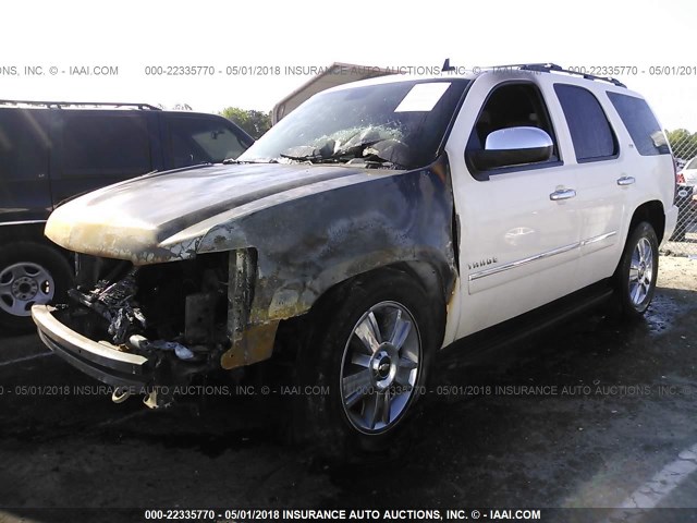 1GNUKCE03AR283133 - 2010 CHEVROLET TAHOE K1500 LTZ WHITE photo 2