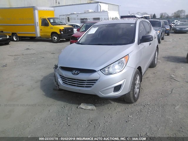 KM8JT3AB9BU160124 - 2011 HYUNDAI TUCSON GL/GLS SILVER photo 2