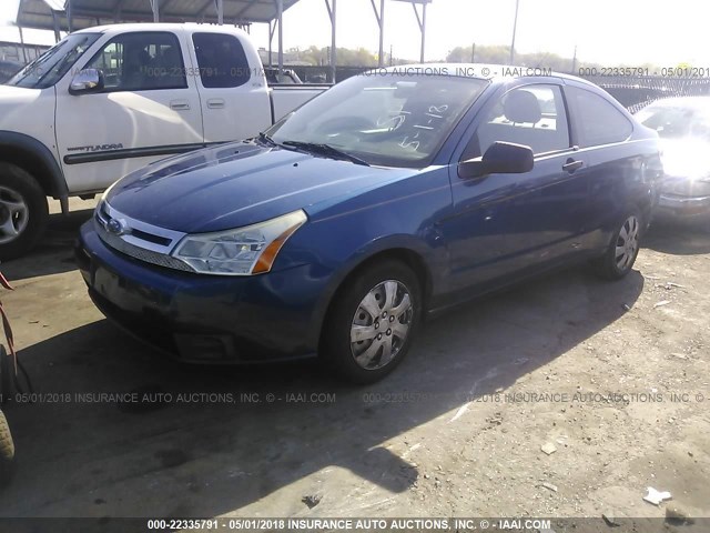 1FAHP32N18W138184 - 2008 FORD FOCUS S/SE BLUE photo 2