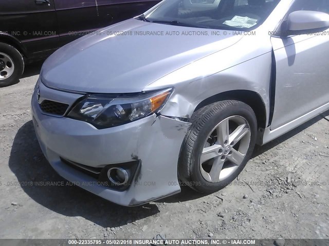 4T1BF1FK0EU821648 - 2014 TOYOTA CAMRY L/SE/LE/XLE 银色 照片 6