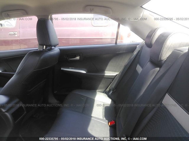 4T1BF1FK0EU821648 - 2014 TOYOTA CAMRY L/SE/LE/XLE 银色 照片 8