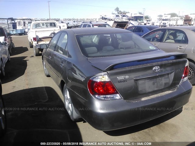 4T1BE32K55U986888 - 2005 TOYOTA CAMRY LE/XLE/SE ლურჯი ფოტო 3