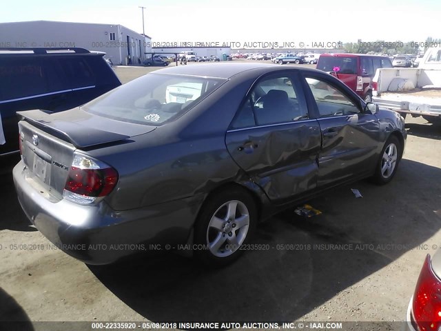 4T1BE32K55U986888 - 2005 TOYOTA CAMRY LE/XLE/SE ლურჯი ფოტო 4