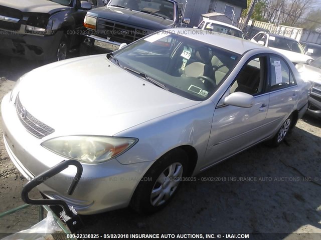 4T1BE32K13U778424 - 2003 TOYOTA CAMRY LE/XLE/SE 银色 照片 2