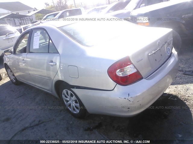 4T1BE32K13U778424 - 2003 TOYOTA CAMRY LE/XLE/SE SILVER photo 3