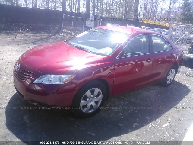4T1BE46K17U032318 - 2007 TOYOTA CAMRY NEW GENERAT CE/LE/XLE/SE RED photo 2