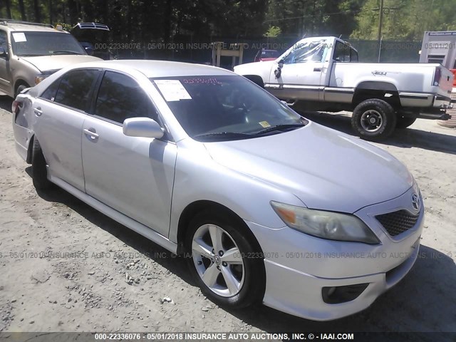 4T1BF3EK7BU678593 - 2011 TOYOTA CAMRY SE/LE/XLE 银色 照片 1