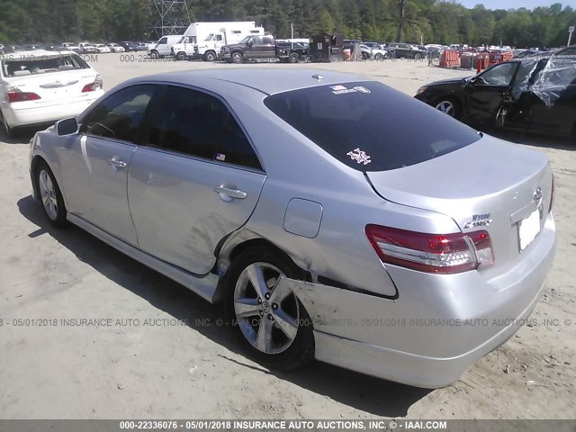 4T1BF3EK7BU678593 - 2011 TOYOTA CAMRY SE/LE/XLE 银色 照片 3