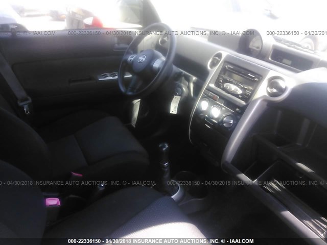 JTLKT334864092416 - 2006 TOYOTA SCION XB BLUE photo 5