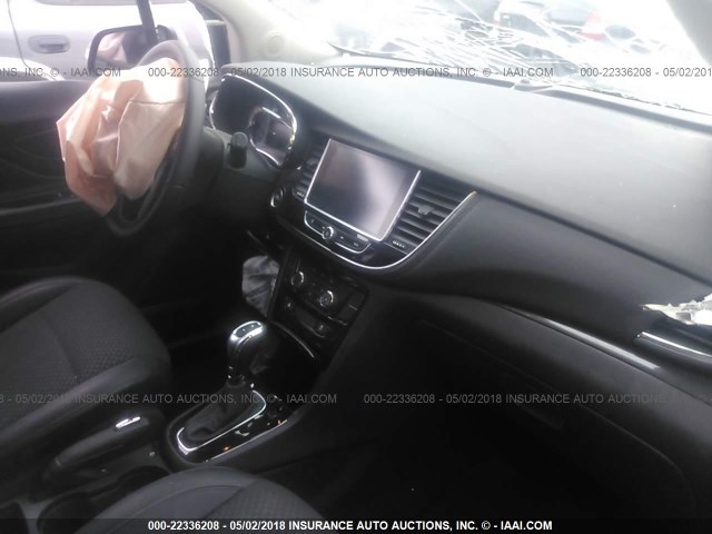 KL4CJASB1JB603215 - 2018 BUICK ENCORE PREFERRED Silber Foto 5